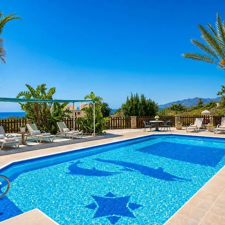 Chrisandria Villa Argaka