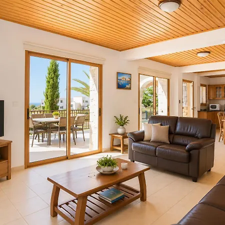 Villa Chrisandria *