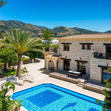 Villa Chrisandria *